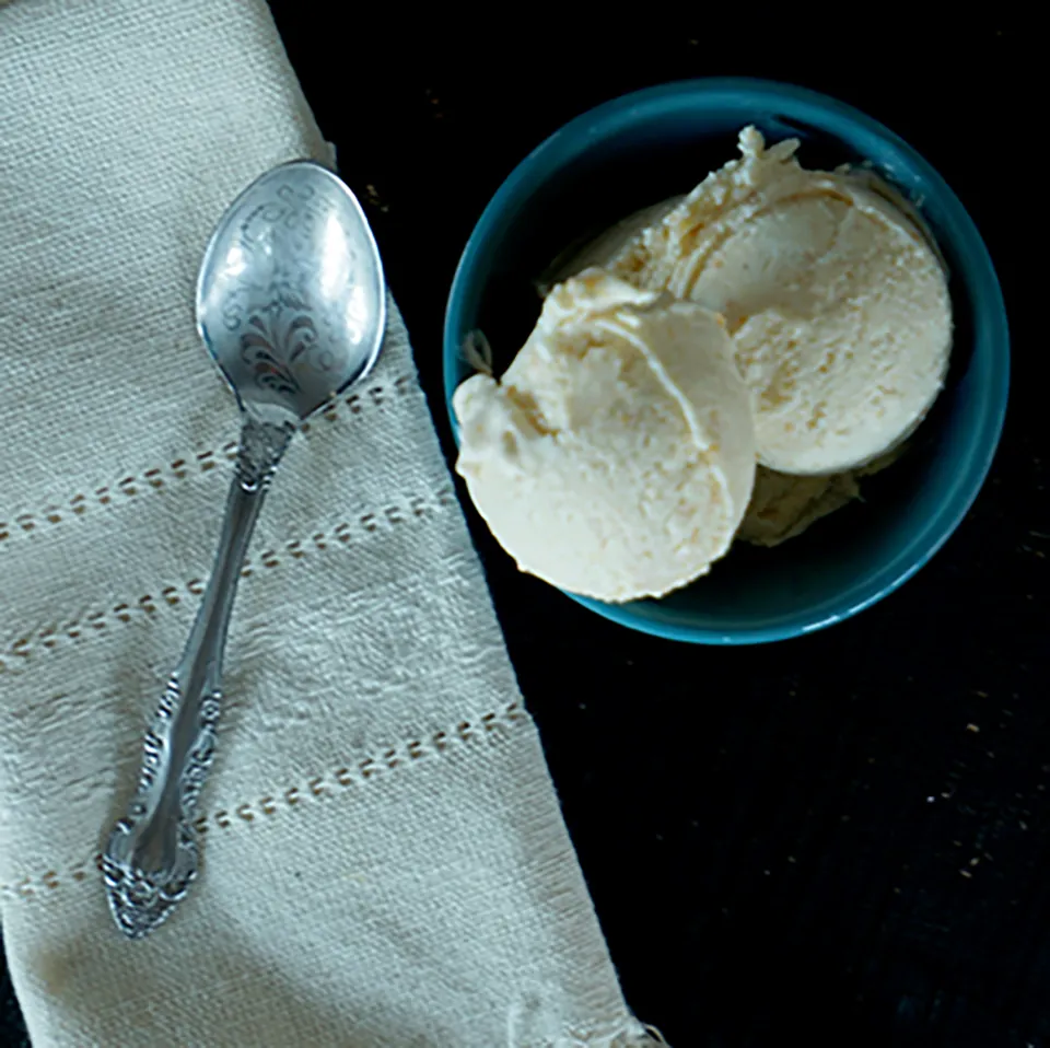 Mango Persimmon Ice Cream (No Churn)