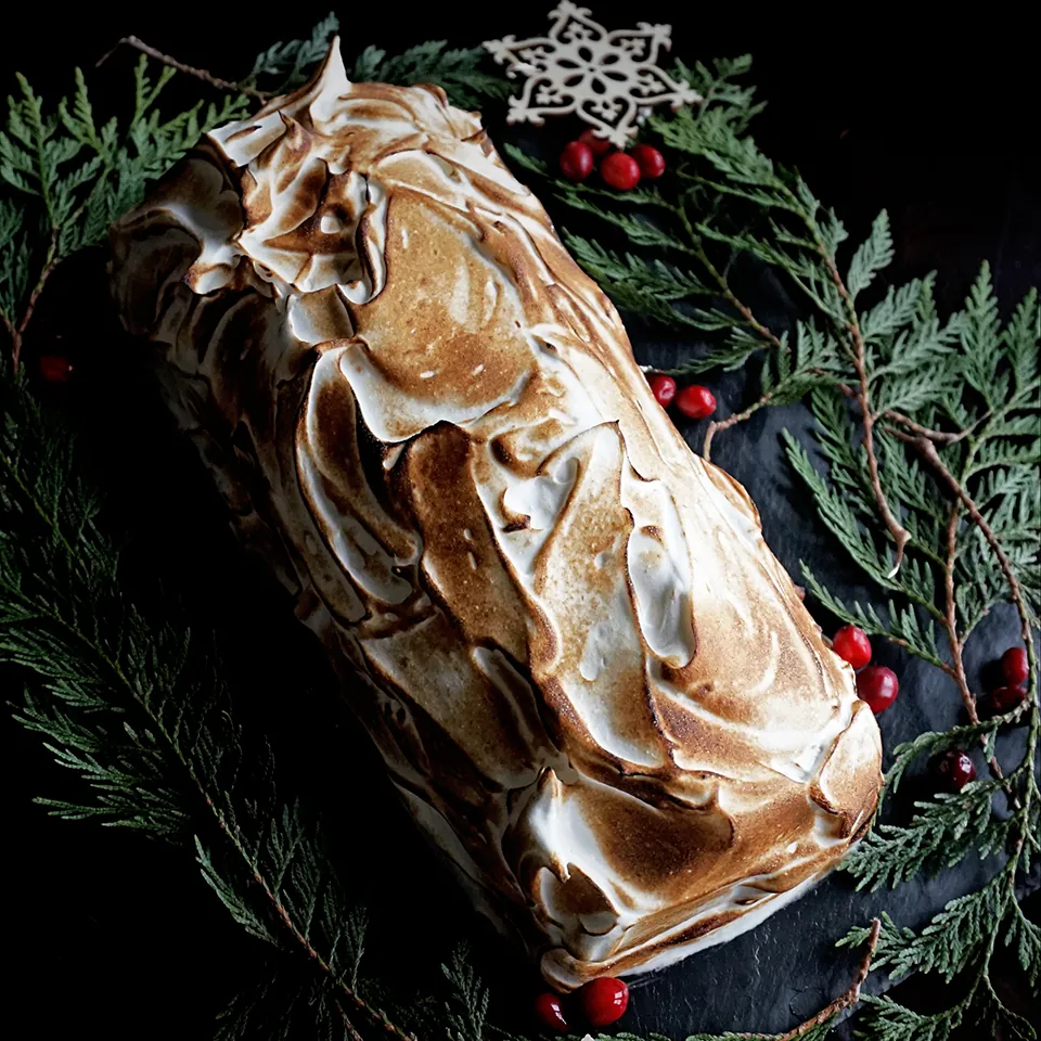 Mango Buche De Noel (Yule Log Cake)